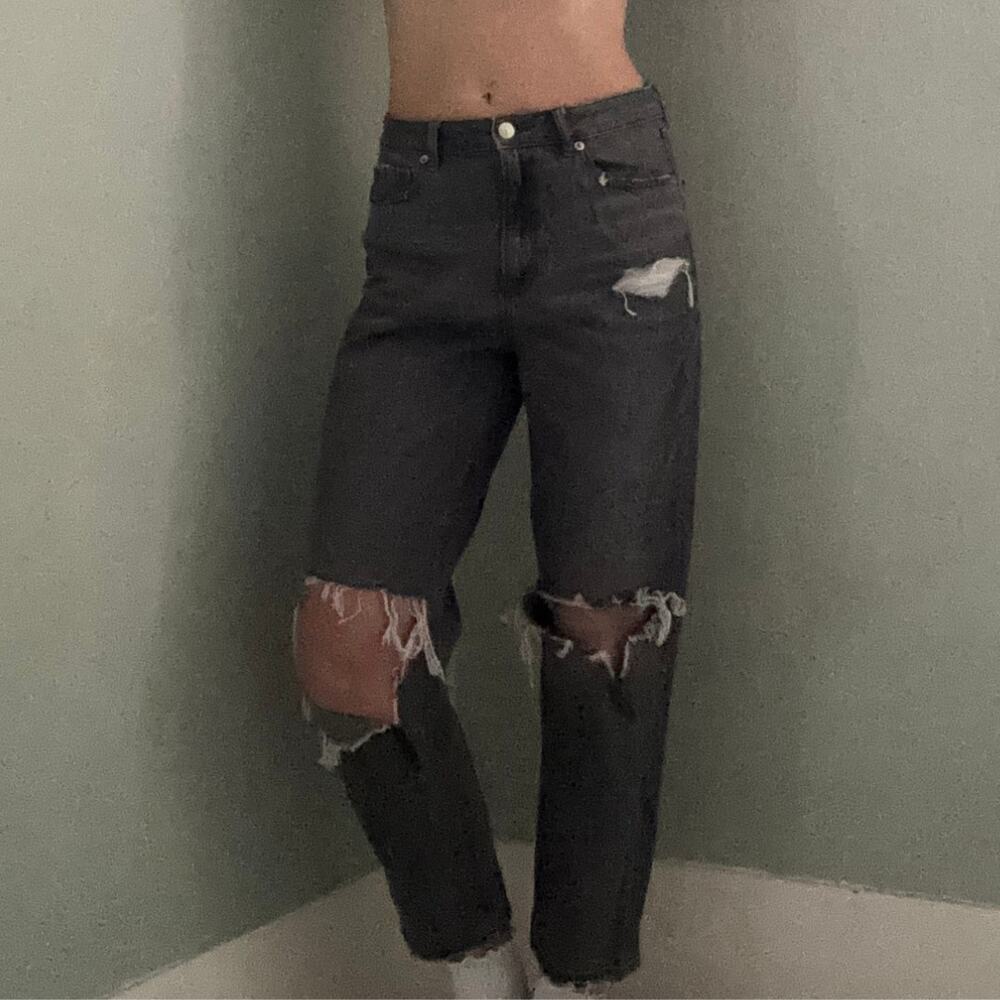 American Eagle Mom Jeans Gray Distressed Holes Size 8 Short High Waisted Grunge
